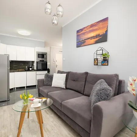 Modern Kapitański Mostek By Renters *