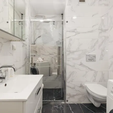 Modern Kapitanski Mostek By Renters Колобжег